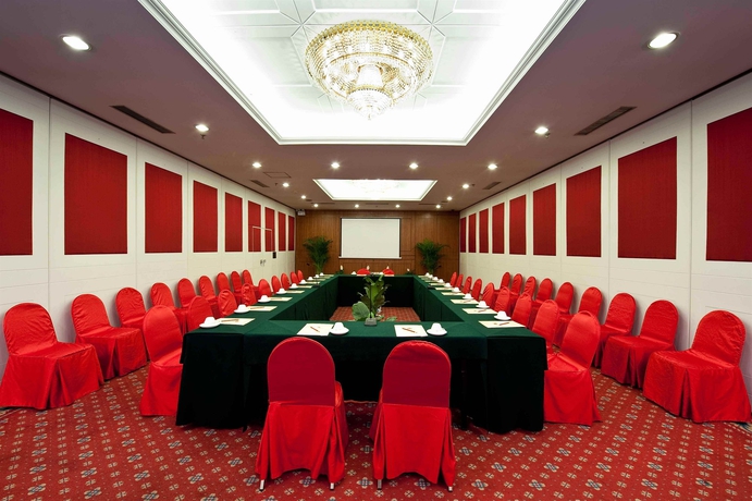 Imagen de los interiores del Hotel Beijing Yanshan. Foto 7