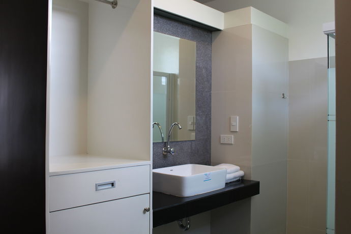 Imagen del bar/restaurante del Hotel Be-ing Suites. Foto 6