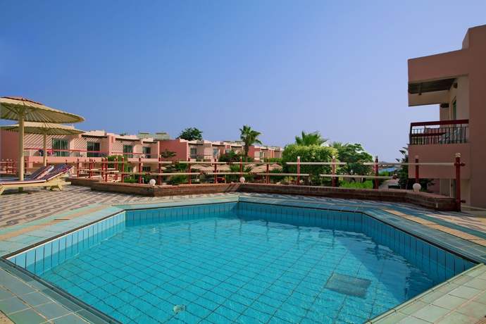 Imagen de la piscina del Hotel Beirut Hurghada. Foto 16