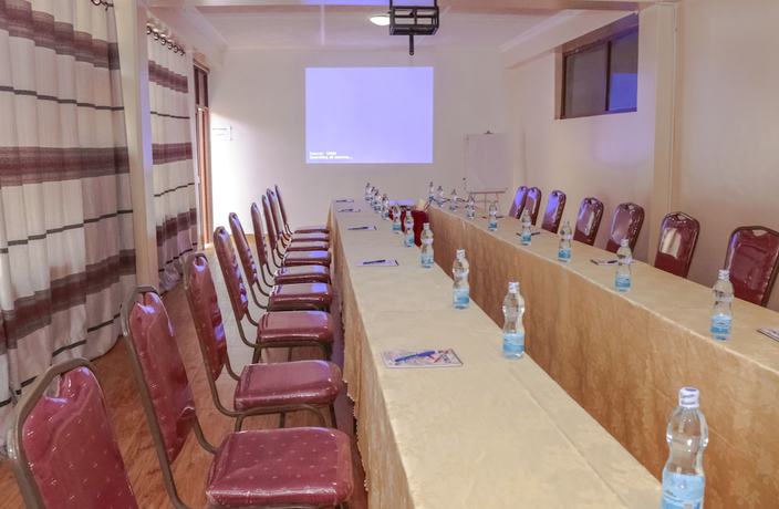 Imagen de los interiores del Hotel Beisa. Foto 18