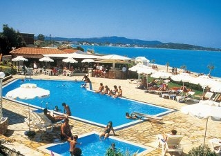 Imagen de la piscina del Hotel Beisbeach. Foto 5