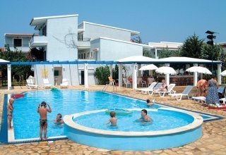 Imagen de la piscina del Hotel Beisbeach. Foto 6