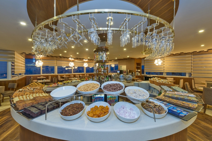 Imagen del bar/restaurante del Hotel Bekdas Deluxe and Spa. Foto 4