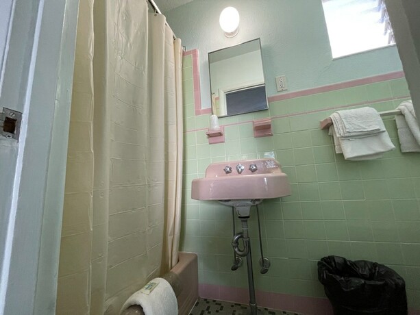 Imagen de la habitación del Hotel Bel Air Motel. Foto 14