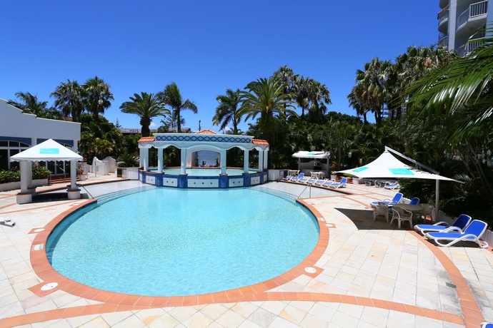 Imagen de la piscina del Hotel Bel Air On Broadbeach. Foto 14