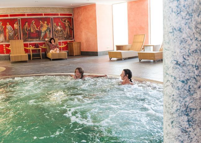 Imagen de la piscina del Hotel Bel Air Sport and Wellness. Foto 20
