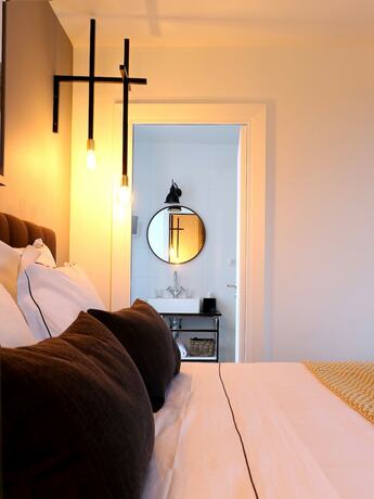 Imagen de la habitación del Hotel Bel Ami, Pacy-sur-Eure. Foto 12