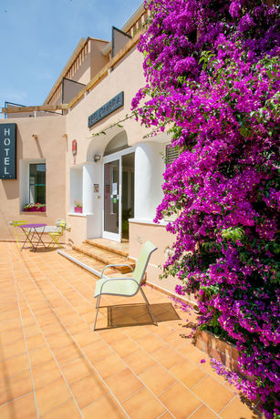 Imagen de la habitación del Hotel Bel Ombra, Bandol. Foto 9