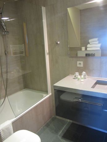 Imagen de la habitación del Hotel Bel Ombra, Bandol. Foto 12