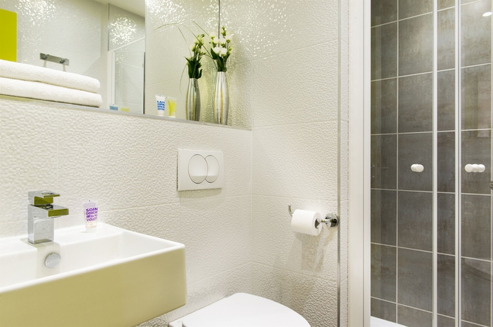 Imagen de la habitación del Hotel Bel Oranger Gare de Lyon. Foto 4