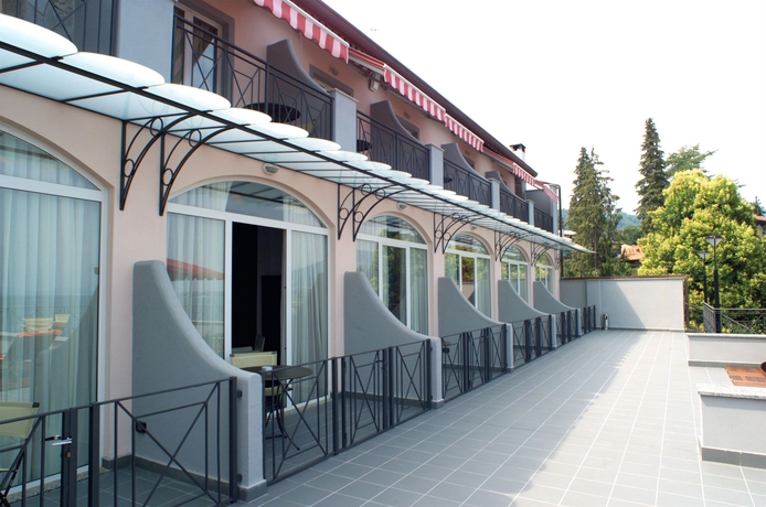 Imagen de los exteriores del Hotel Bel Sit, Meina. Foto 14