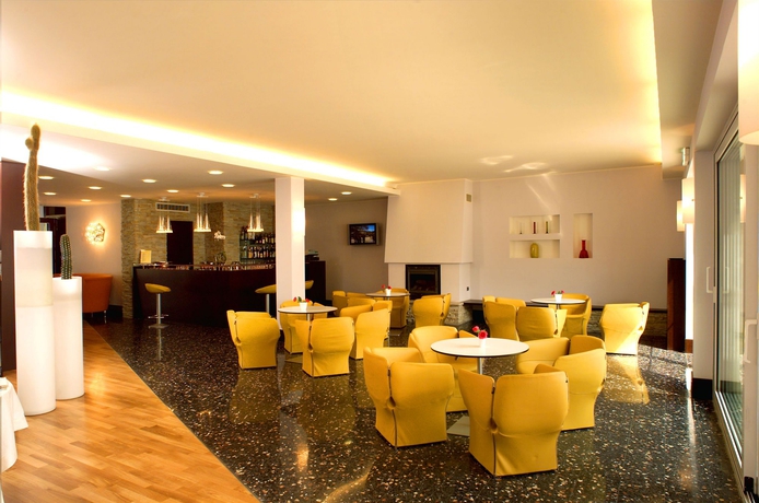 Imagen del bar/restaurante del Hotel Bel Sit, Meina. Foto 3