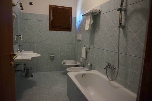 Imagen de la habitación del Hotel Bel Sito Due Torri. Foto 2