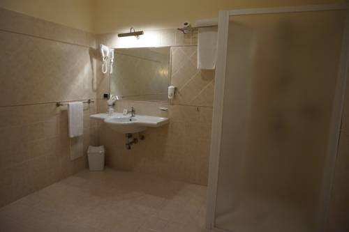 Imagen de la habitación del Hotel Bel Sito Due Torri. Foto 7