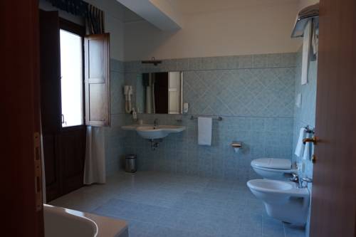 Imagen de la habitación del Hotel Bel Sito Due Torri. Foto 9