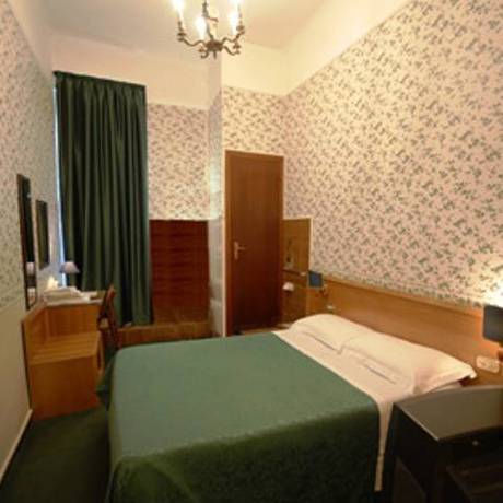 Imagen de la habitación del Hotel Bel Soggiorno, Génova. Foto 2
