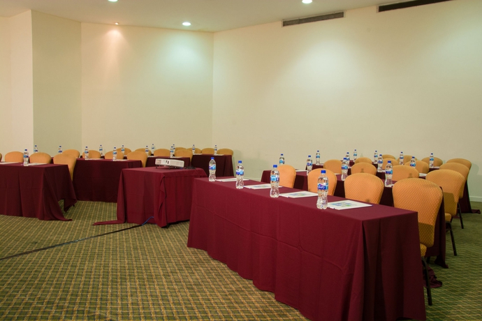 Imagen de los interiores del Hotel BelAir Business a Wyndham Garden. Foto 13