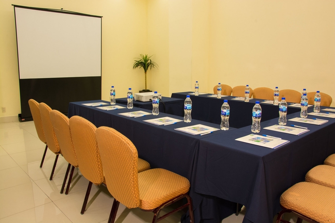 Imagen de los interiores del Hotel BelAir Business a Wyndham Garden. Foto 14