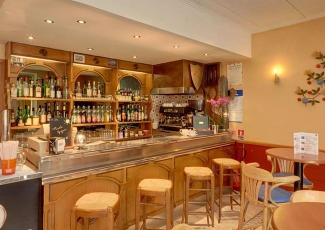 Imagen del bar/restaurante del Hotel Bel\'Air. Foto 7