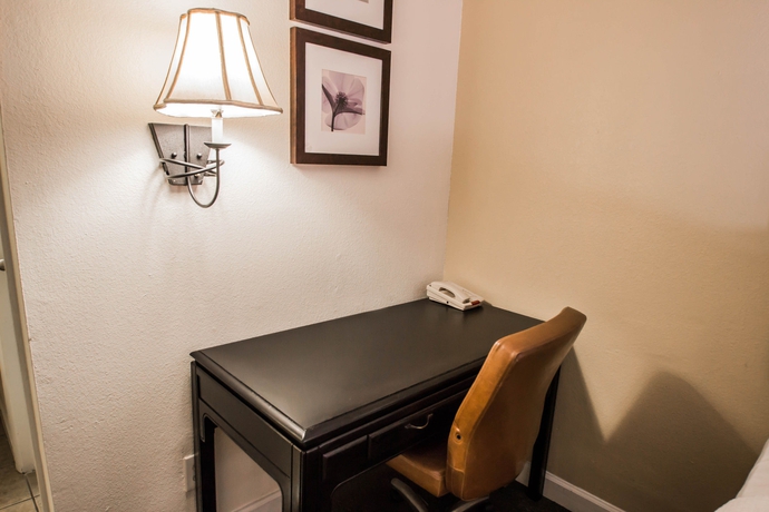 Imagen de la habitación del Hotel Bel-air Orlando. Foto 5