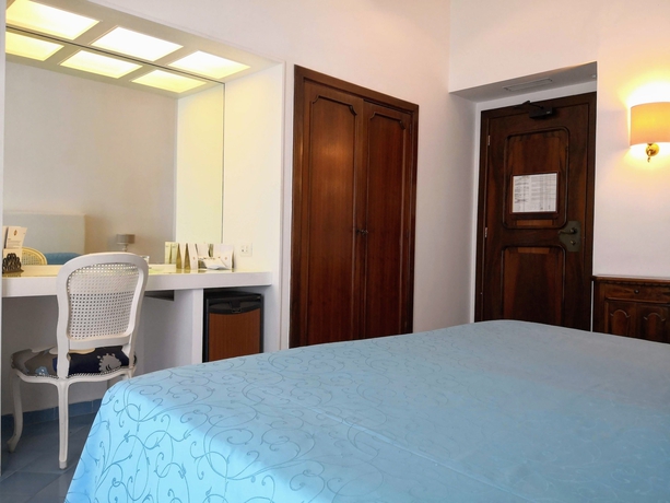 Imagen de la habitación del Hotel Belair, Sorrento. Foto 4