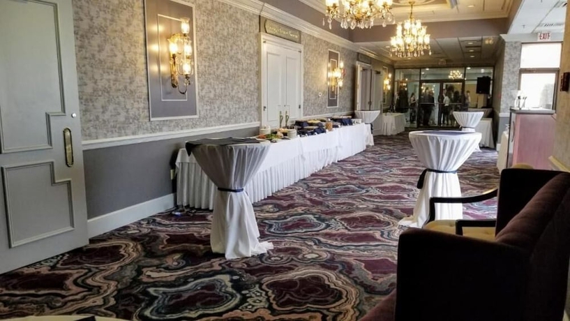 Imagen del bar/restaurante del Hotel Bel-aire Lake Erie. Foto 7