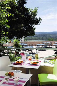 Imagen del bar/restaurante del Hotel Belambra Clubs Montpezat - Le Verdon. Foto 2