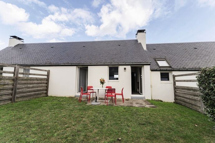 Imagen general del Hotel Belambra Clubs Trégastel - Le Castel Sainte Anne. Foto 7