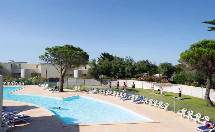 Imagen de la piscina del Hotel Belambra Les Ayguades. Foto 12