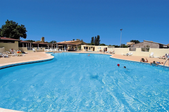 Imagen de la piscina del Hotel Belambra Les Lauriers Roses. Foto 10