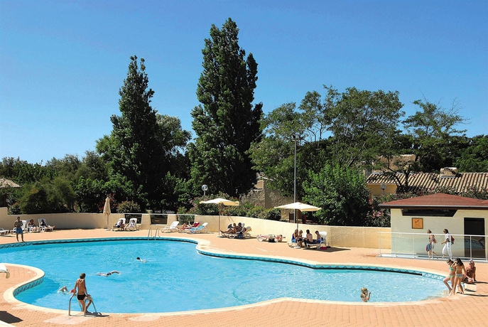 Imagen de la piscina del Hotel Belambra Les Lauriers Roses. Foto 11