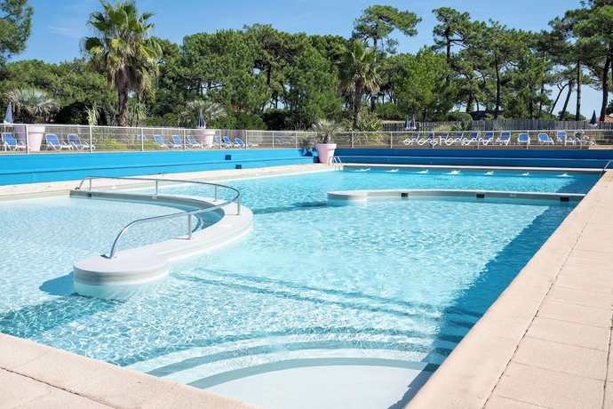 Imagen de la piscina del Hotel Belambra Les Vignes. Foto 15