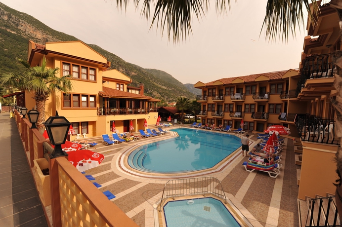Imagen de la piscina del Hotel Belcehan Beach. Foto 12