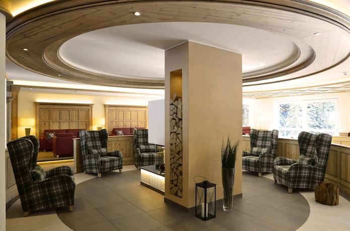 Imagen de los interiores del Hotel Belchenhotel J&auml;gerst&uuml;ble. Foto 12