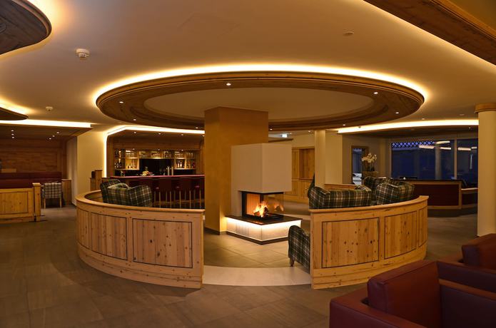 Imagen de los interiores del Hotel Belchenhotel J&auml;gerst&uuml;ble. Foto 15