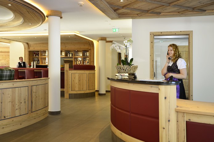 Imagen de los interiores del Hotel Belchenhotel J&auml;gerst&uuml;ble. Foto 17
