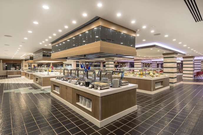 Imagen del bar/restaurante del Hotel Belconti Resort - All Inclusive. Foto 5