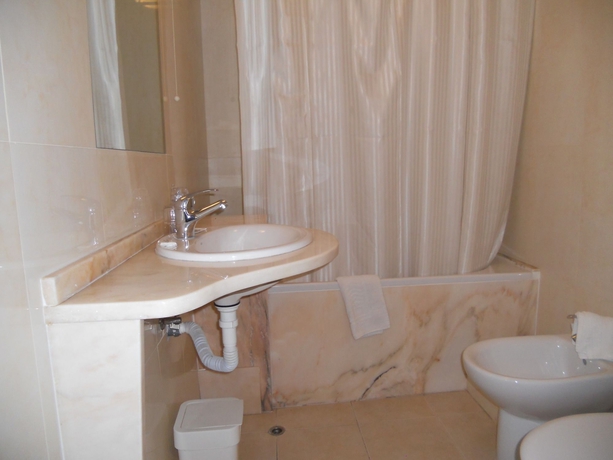 Imagen de la habitación del Hotel Belém Tejo - Setubalense. Foto 11