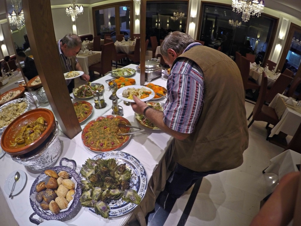Imagen del bar/restaurante del Hotel Belere Rabat. Foto 4