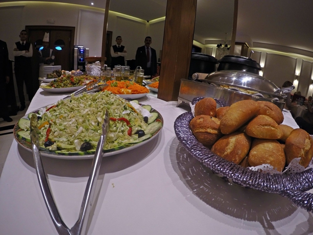 Imagen del bar/restaurante del Hotel Belere Rabat. Foto 6