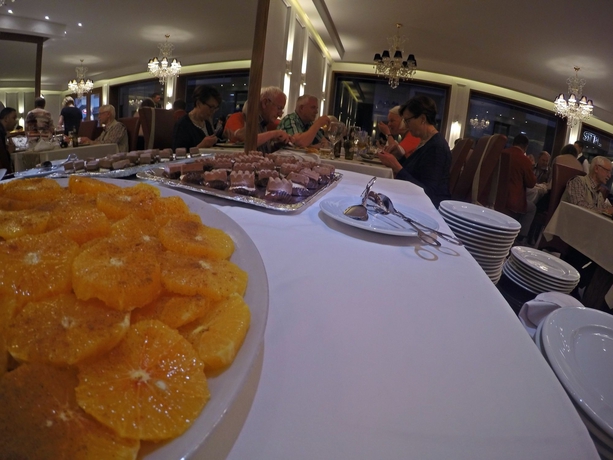 Imagen del bar/restaurante del Hotel Belere Rabat. Foto 7