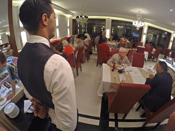 Imagen del bar/restaurante del Hotel Belere Rabat. Foto 10