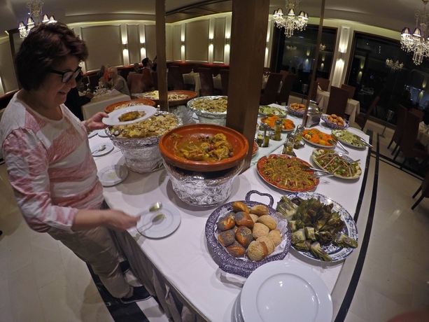 Imagen del bar/restaurante del Hotel Belere Rabat. Foto 11