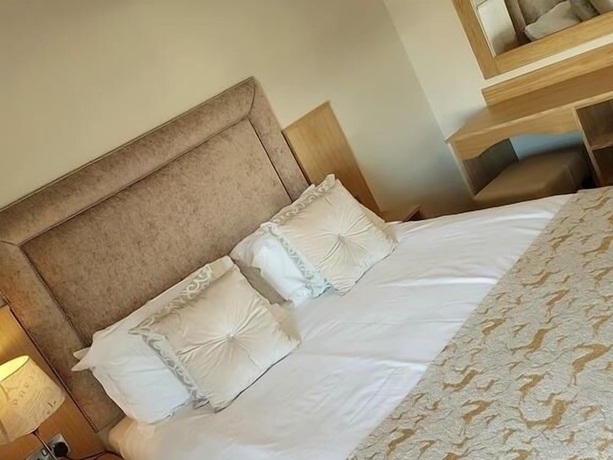 Imagen de la habitación del Hotel Belfast House. Foto 11