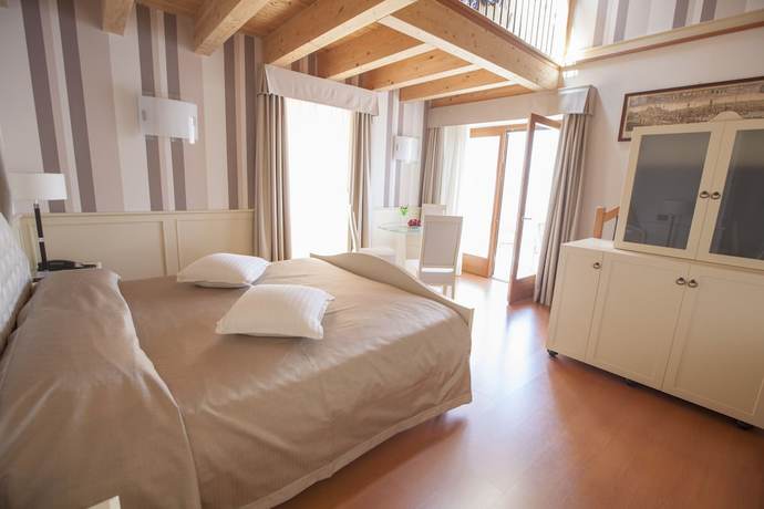 Imagen de la habitación del Hotel Belfiore Park. Foto 12