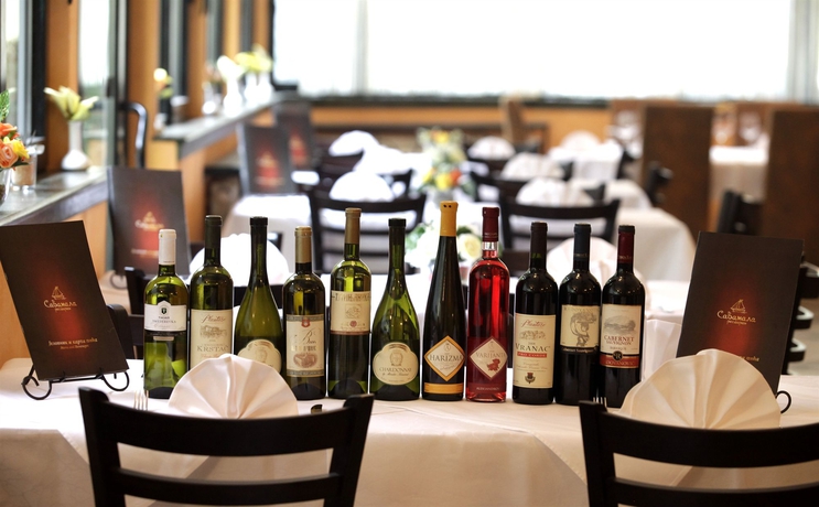 Imagen del bar/restaurante del Hotel Belgrade City. Foto 2