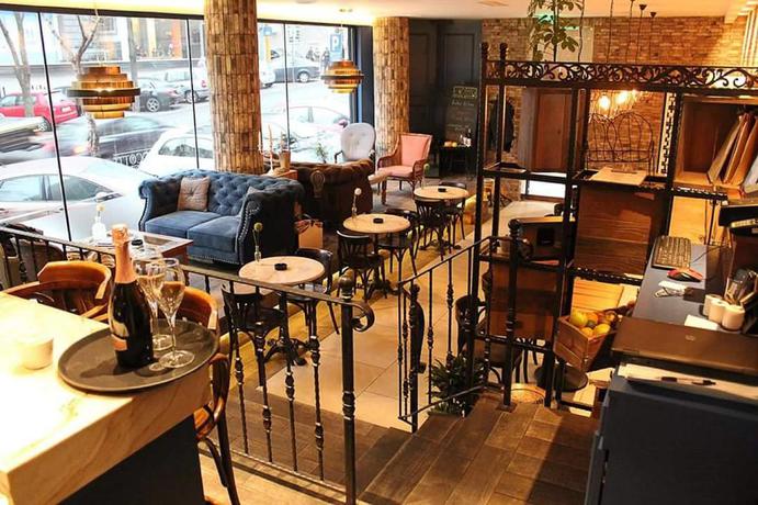 Imagen del bar/restaurante del Hotel Belgrade Inn. Foto 4