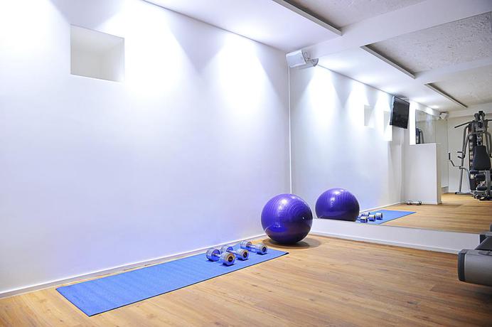 Imagen de los interiores del Hotel Belgrade Inn. Foto 17