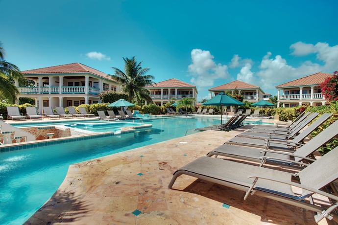 Imagen de la piscina del Hotel Belizean Shores Resort. Foto 12