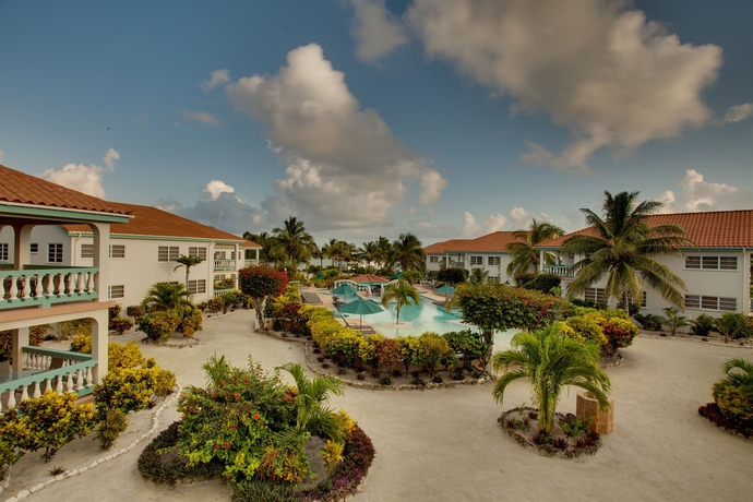 Imagen de la piscina del Hotel Belizean Shores Resort. Foto 13